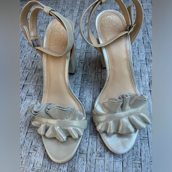 Vince Camuto light gold shimmery heel sandals, back straps, open nose,ruched bow - Picture 1 of 9